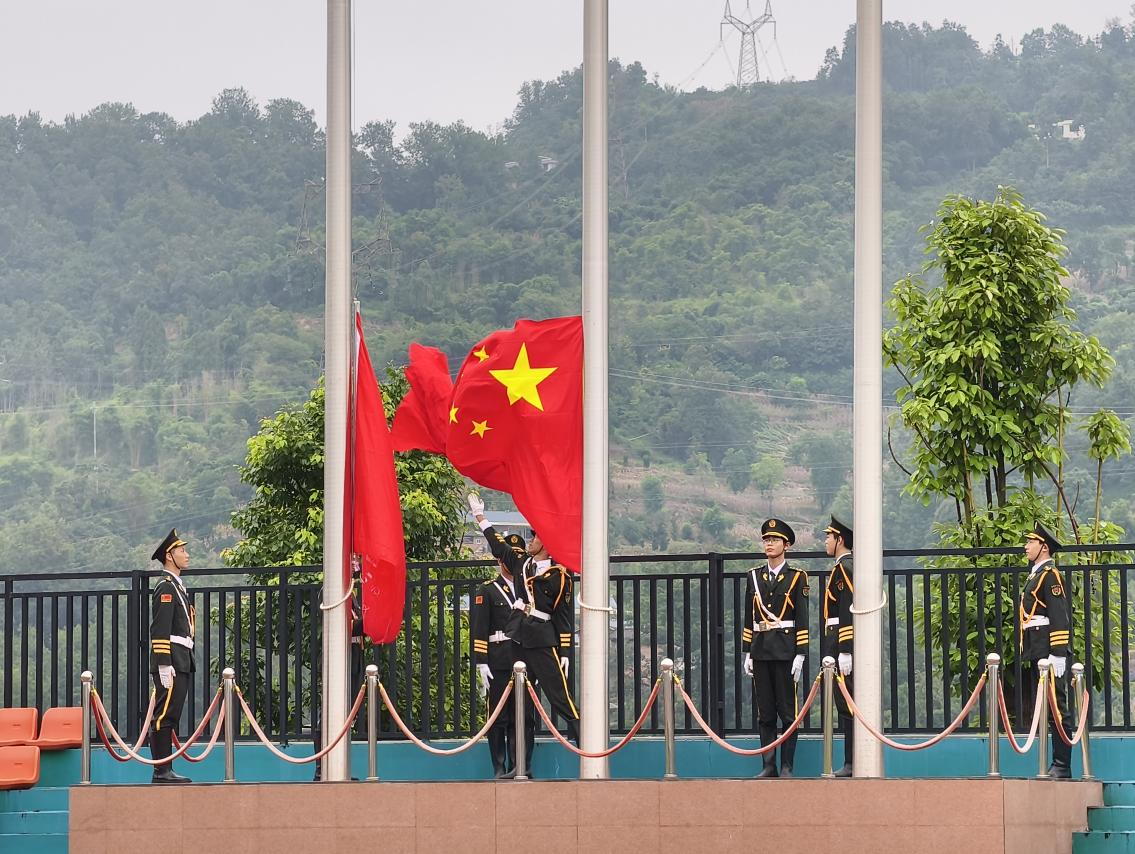 马边中学升旗仪式