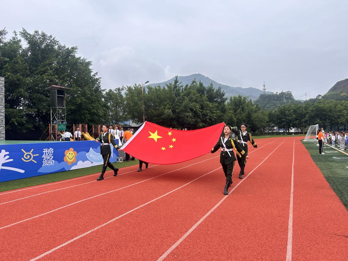 民建小学升旗仪式